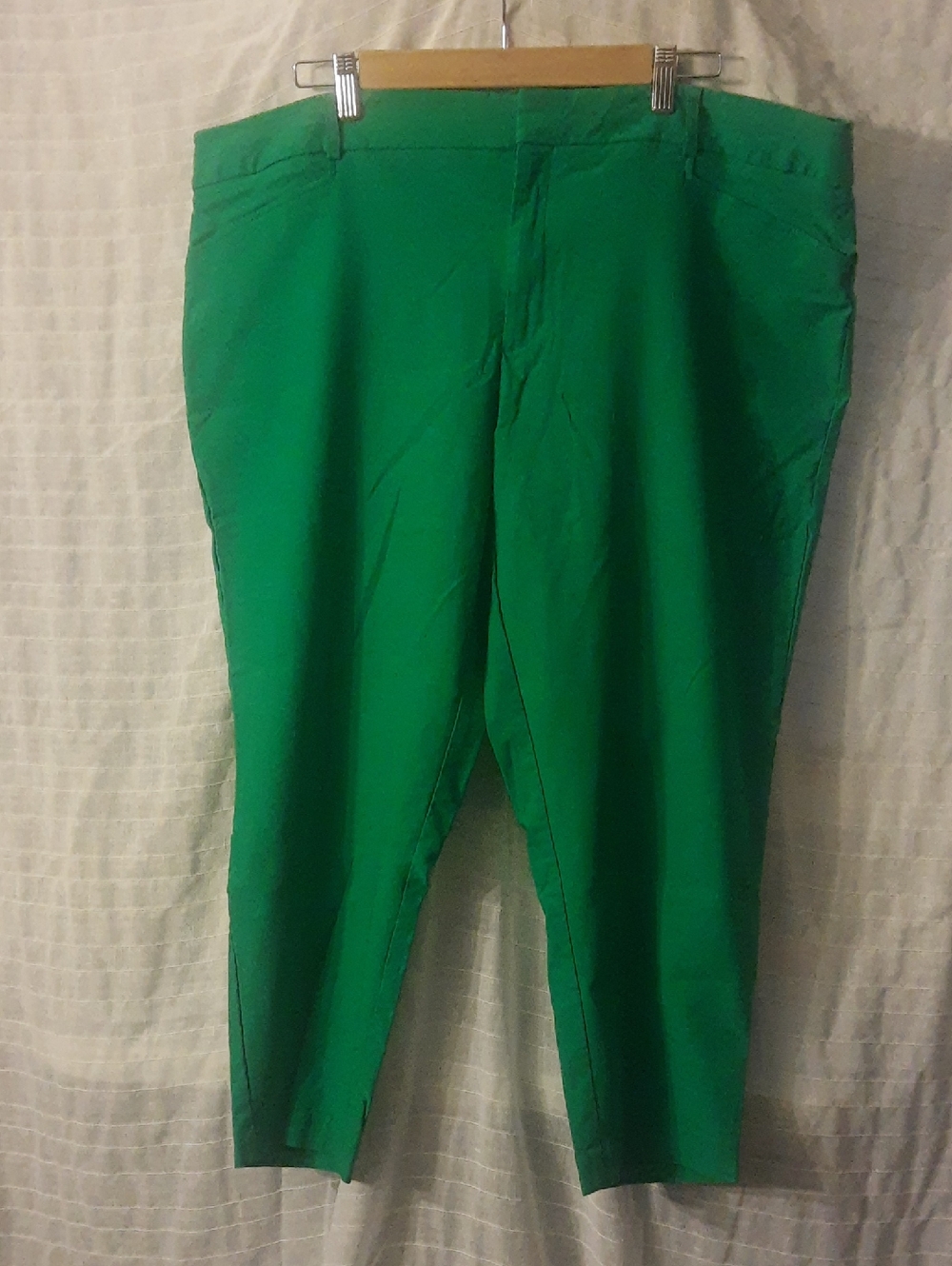 AGB Emerald Green Cropped Ankle Pants